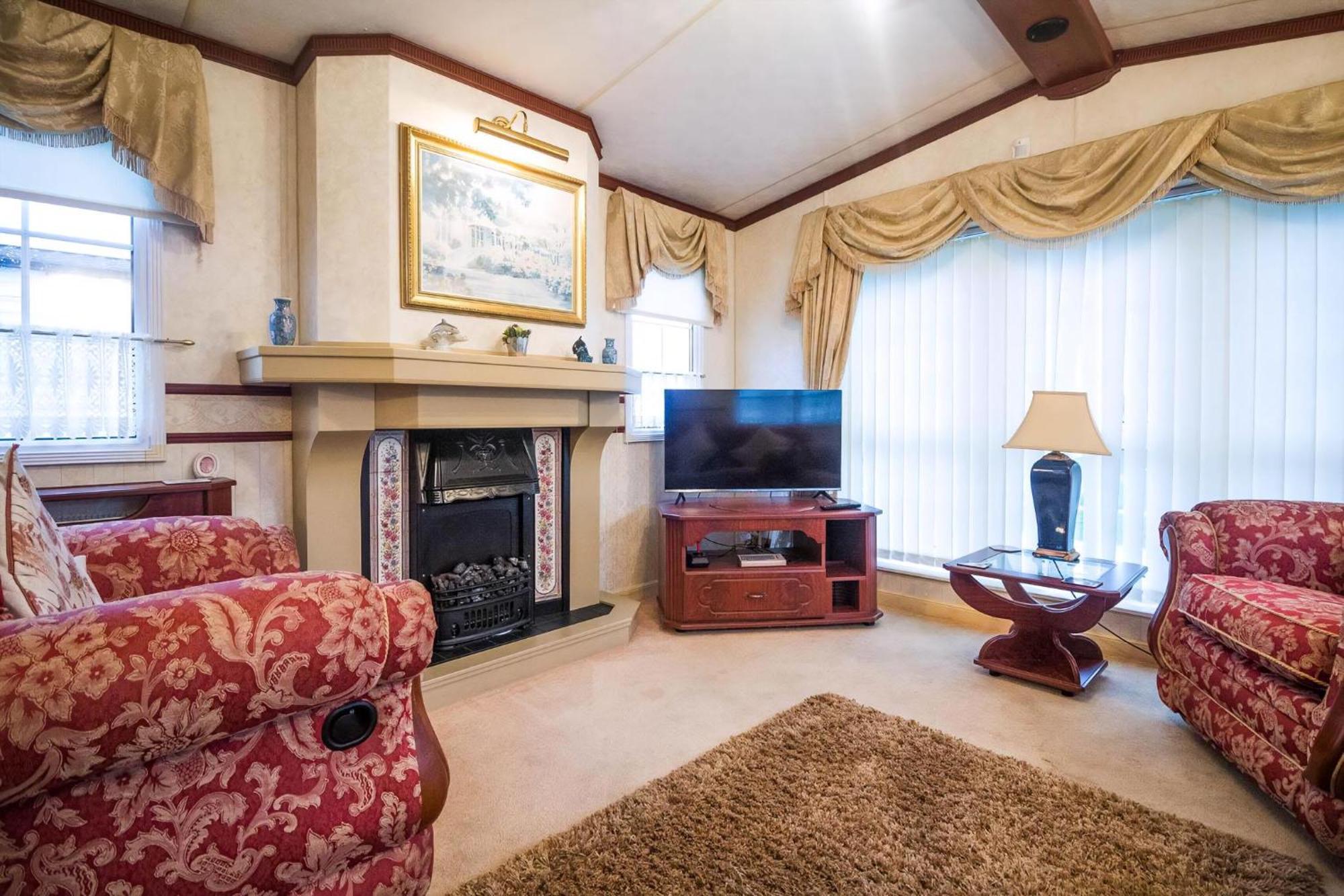Lovely 6 Berth Caravan On California Cliffs In Norfolk Ref 50007m *