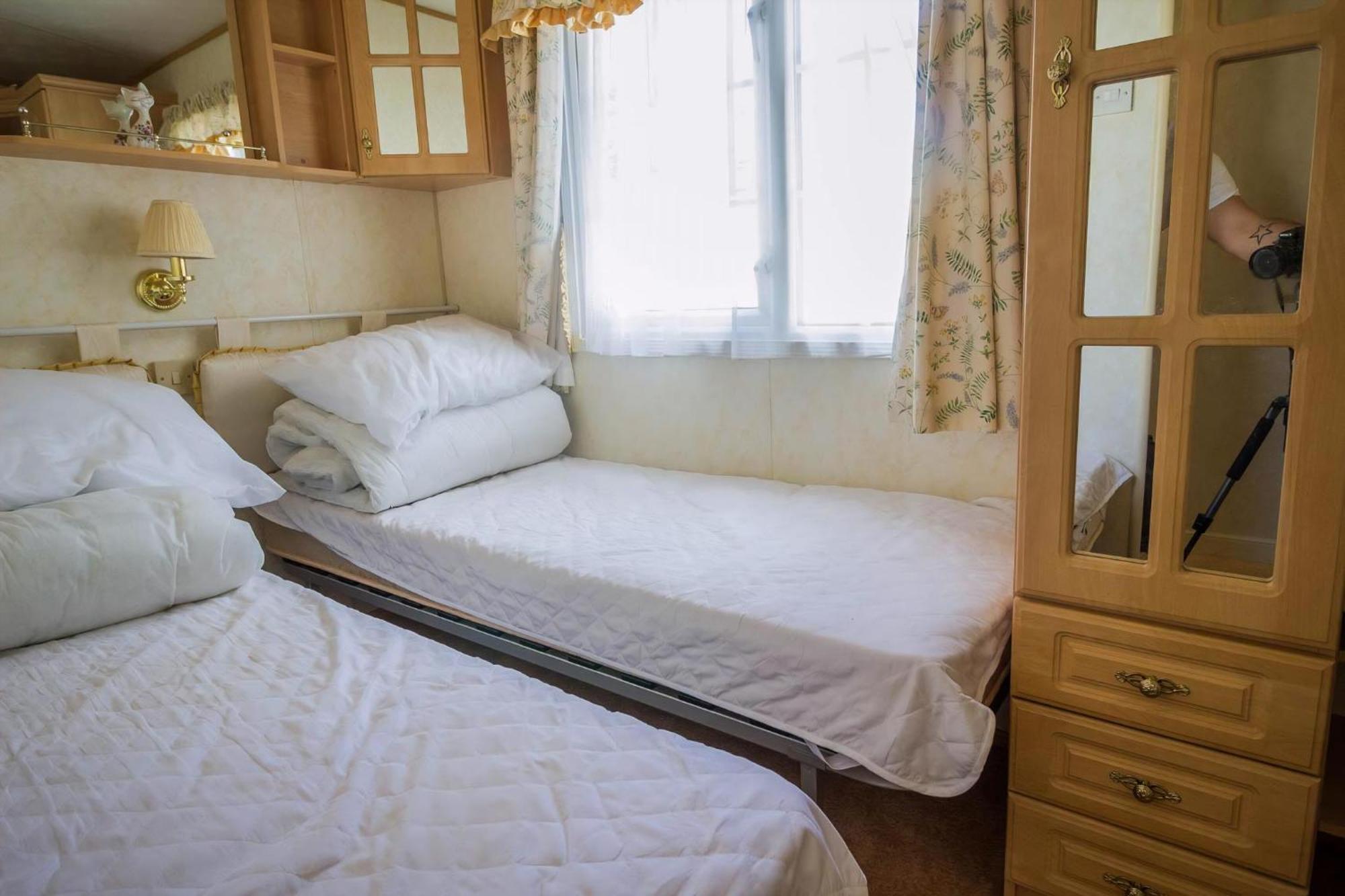 Campsite Lovely 6 Berth Caravan On California Cliffs In Norfolk Ref 50007m *