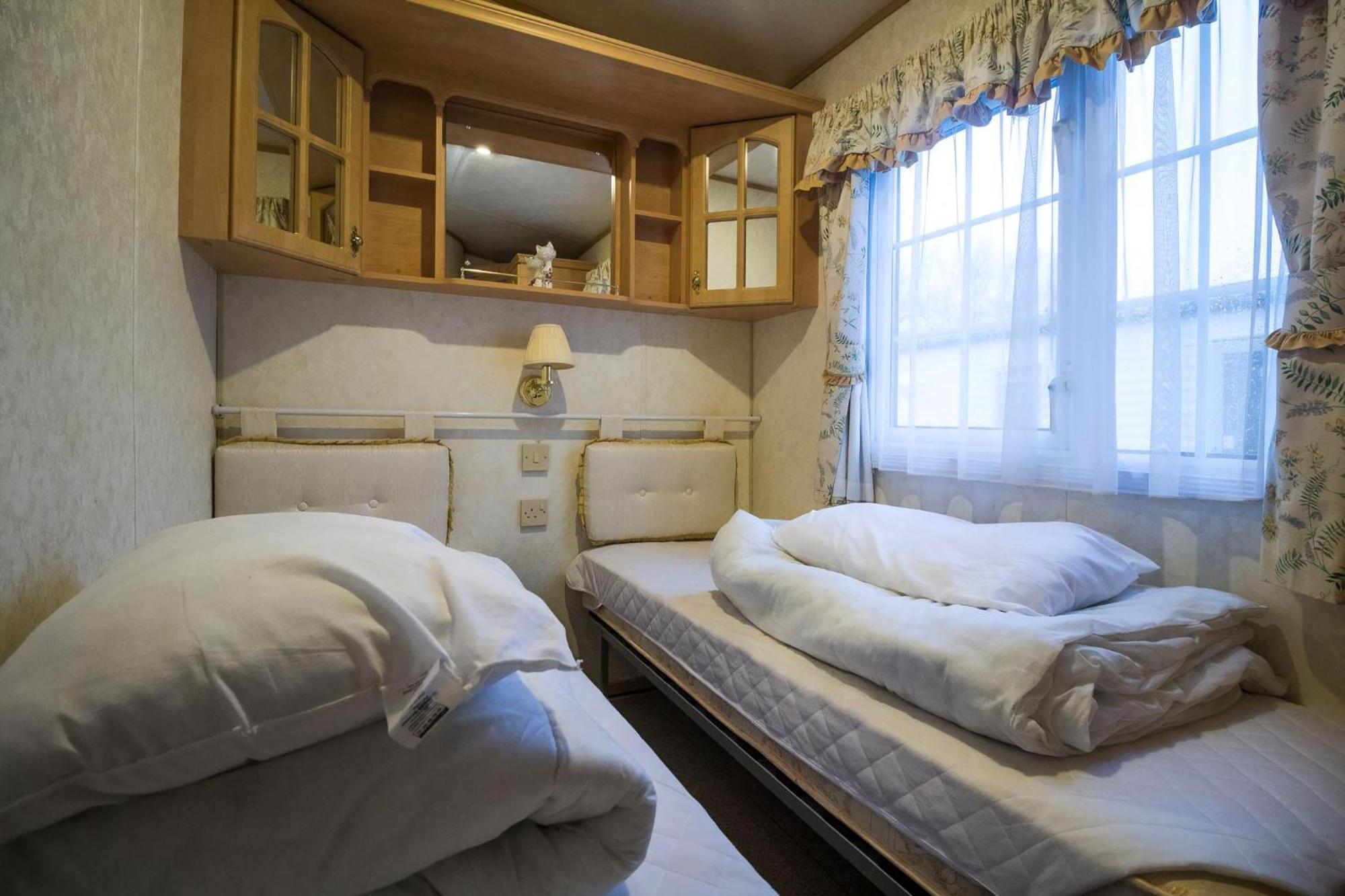 Lovely 6 Berth Caravan On California Cliffs In Norfolk Ref 50007m