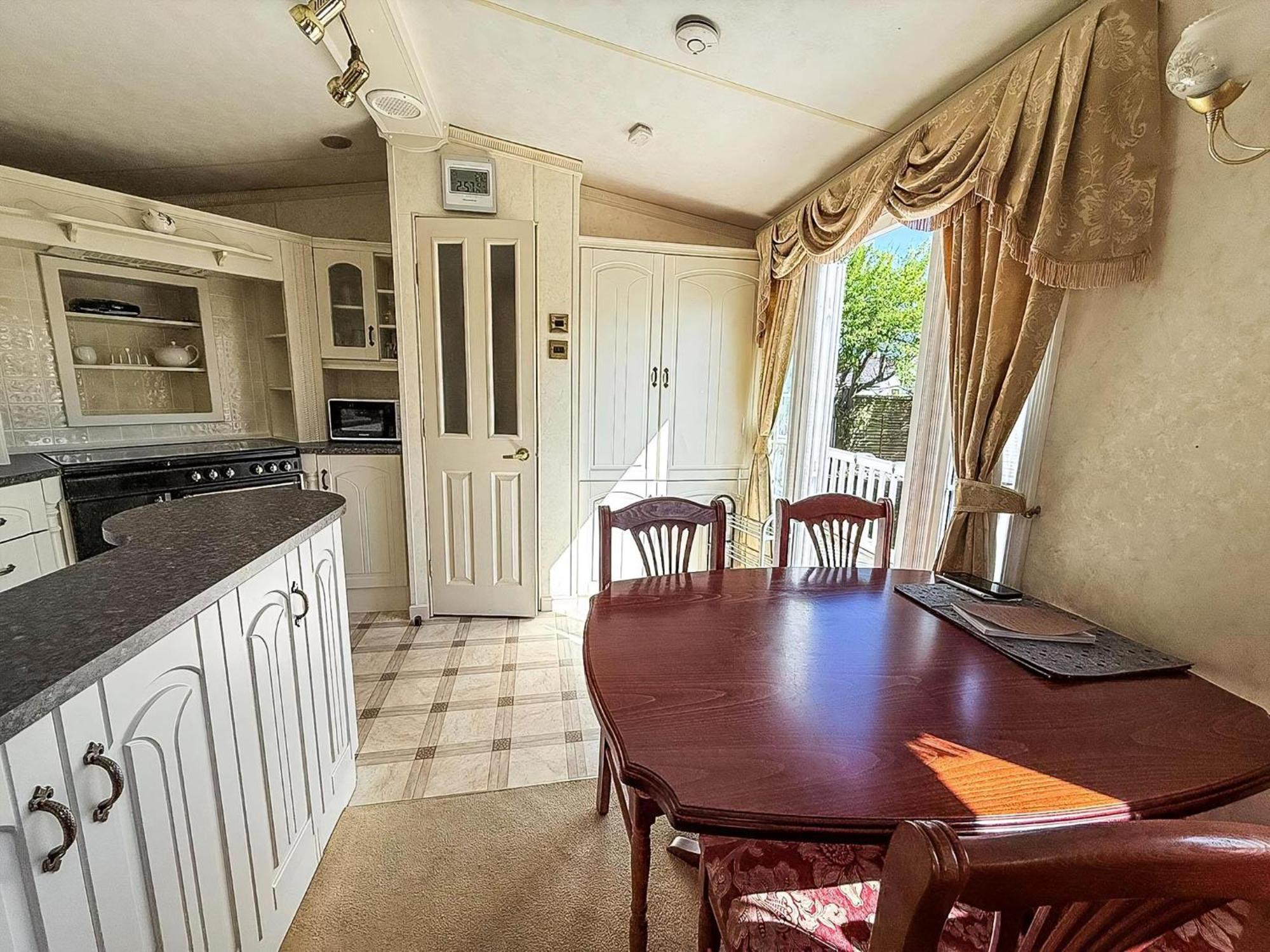 Lovely 6 Berth Caravan On California Cliffs In Norfolk Ref 50007m * Great Yarmouth