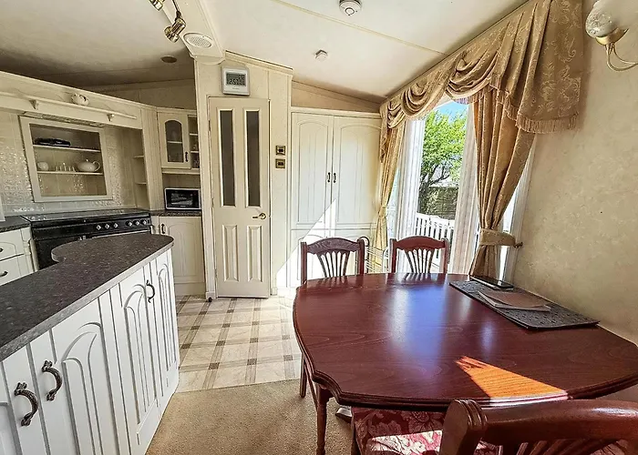 Lovely 6 Berth Caravan On California Cliffs Holiday Park In Norfolk Ref 50007M