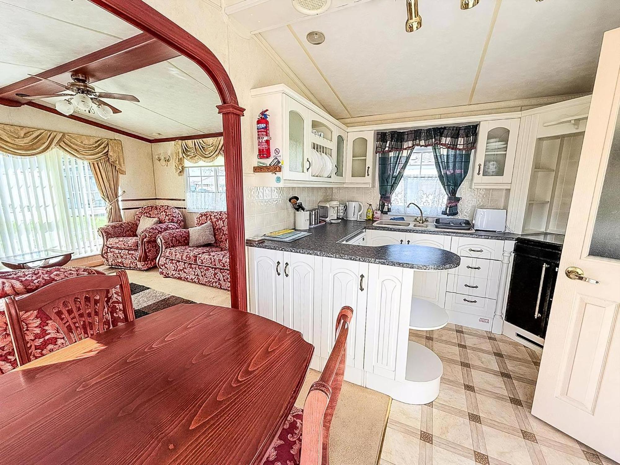 Lovely 6 Berth Caravan On California Cliffs In Norfolk Ref 50007m *